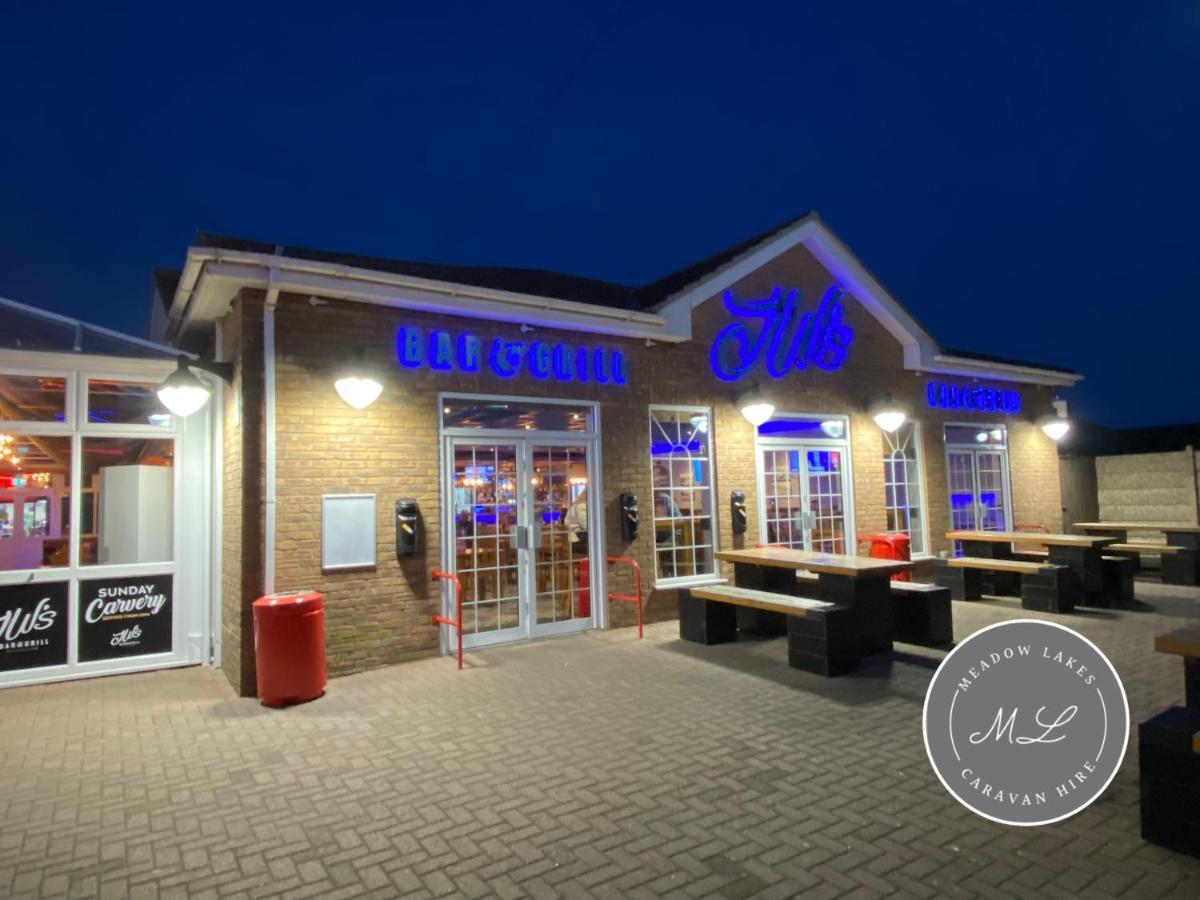 Palm Grove 181- Golden Palm - Pet Friendly, Wifi, Central Heating, Bed Linen - Meadow Lakes Caravan & Lodge Hire チャペル・セント・レオナルズ エクステリア 写真