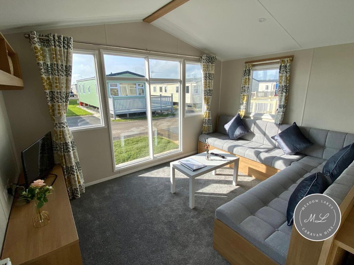 Palm Grove 181- Golden Palm - Pet Friendly, Wifi, Central Heating, Bed Linen - Meadow Lakes Caravan & Lodge Hire チャペル・セント・レオナルズ エクステリア 写真